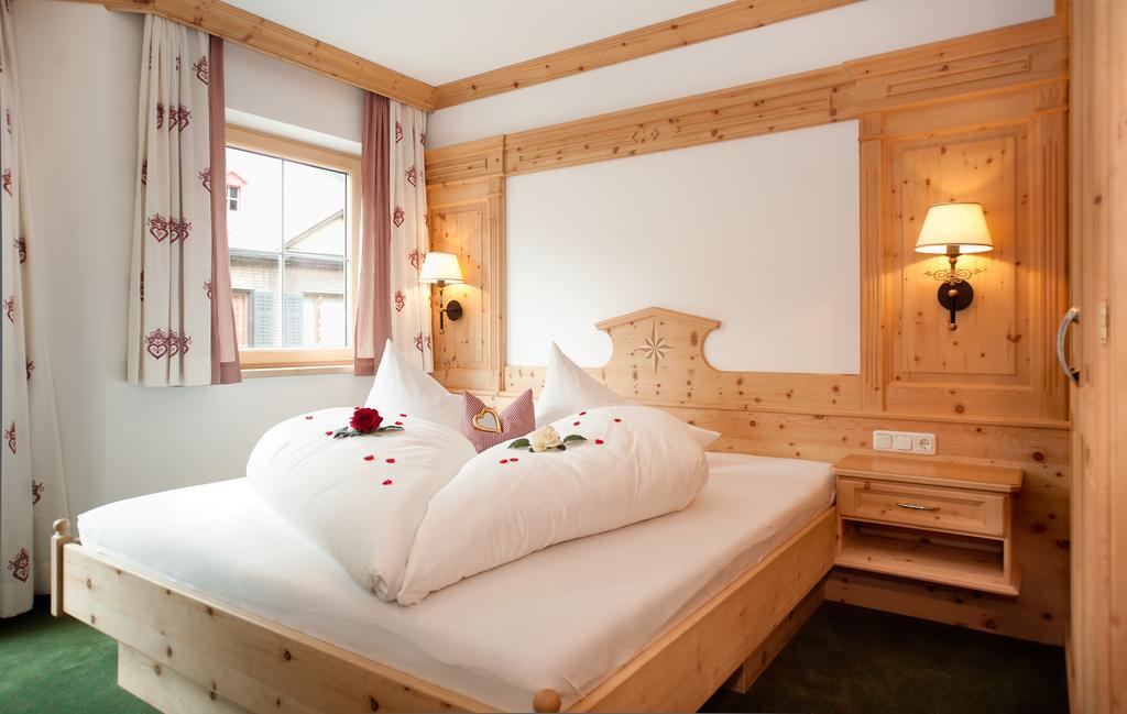 Ferienschloessl Harmonie Hotel Holzgau Szoba fotó