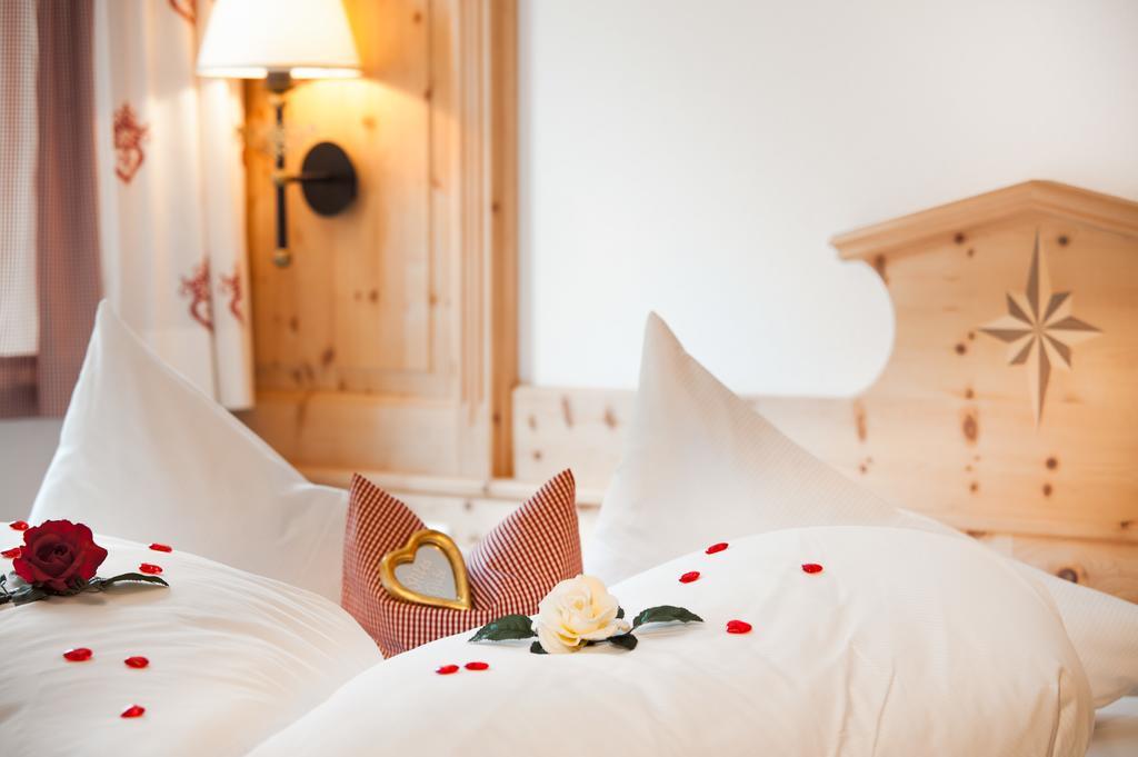Ferienschloessl Harmonie Hotel Holzgau Szoba fotó