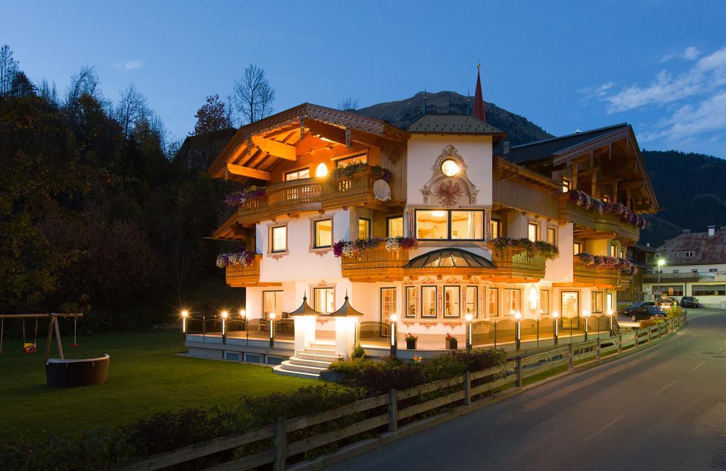 Ferienschloessl Harmonie Hotel Holzgau Kültér fotó