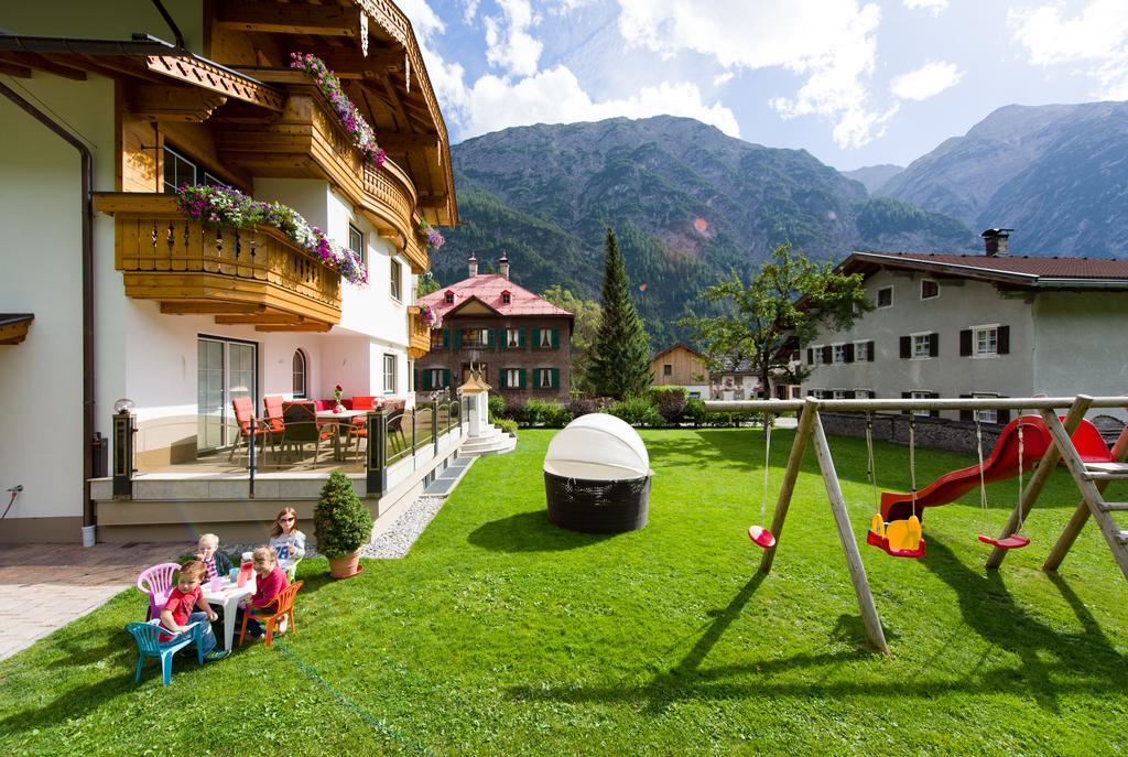 Ferienschloessl Harmonie Hotel Holzgau Kültér fotó